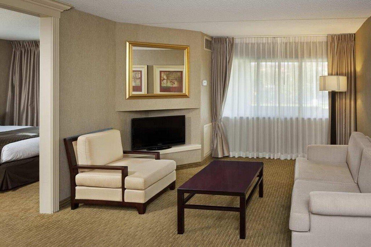 Doubletree Suites By Hilton Dayton/Miamisburg Esterno foto