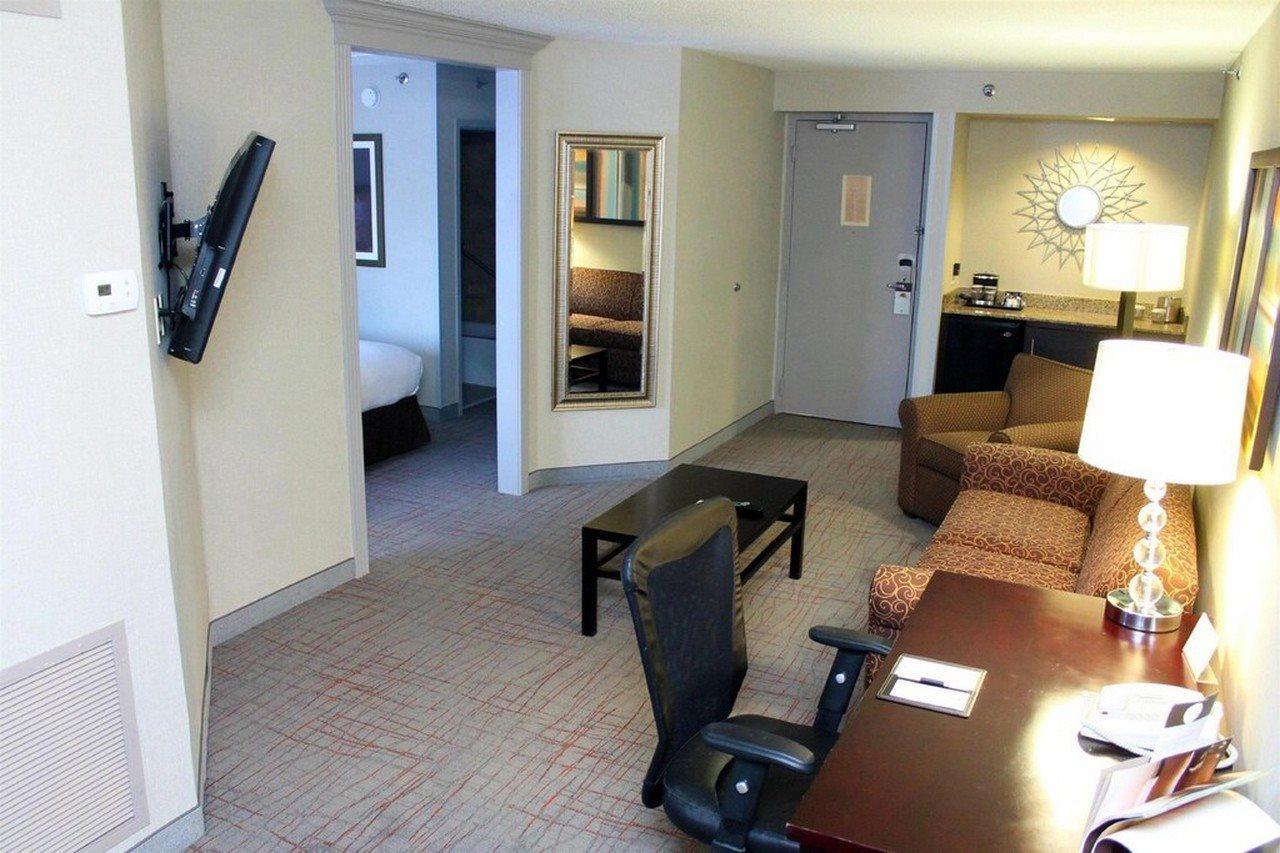 Doubletree Suites By Hilton Dayton/Miamisburg Esterno foto