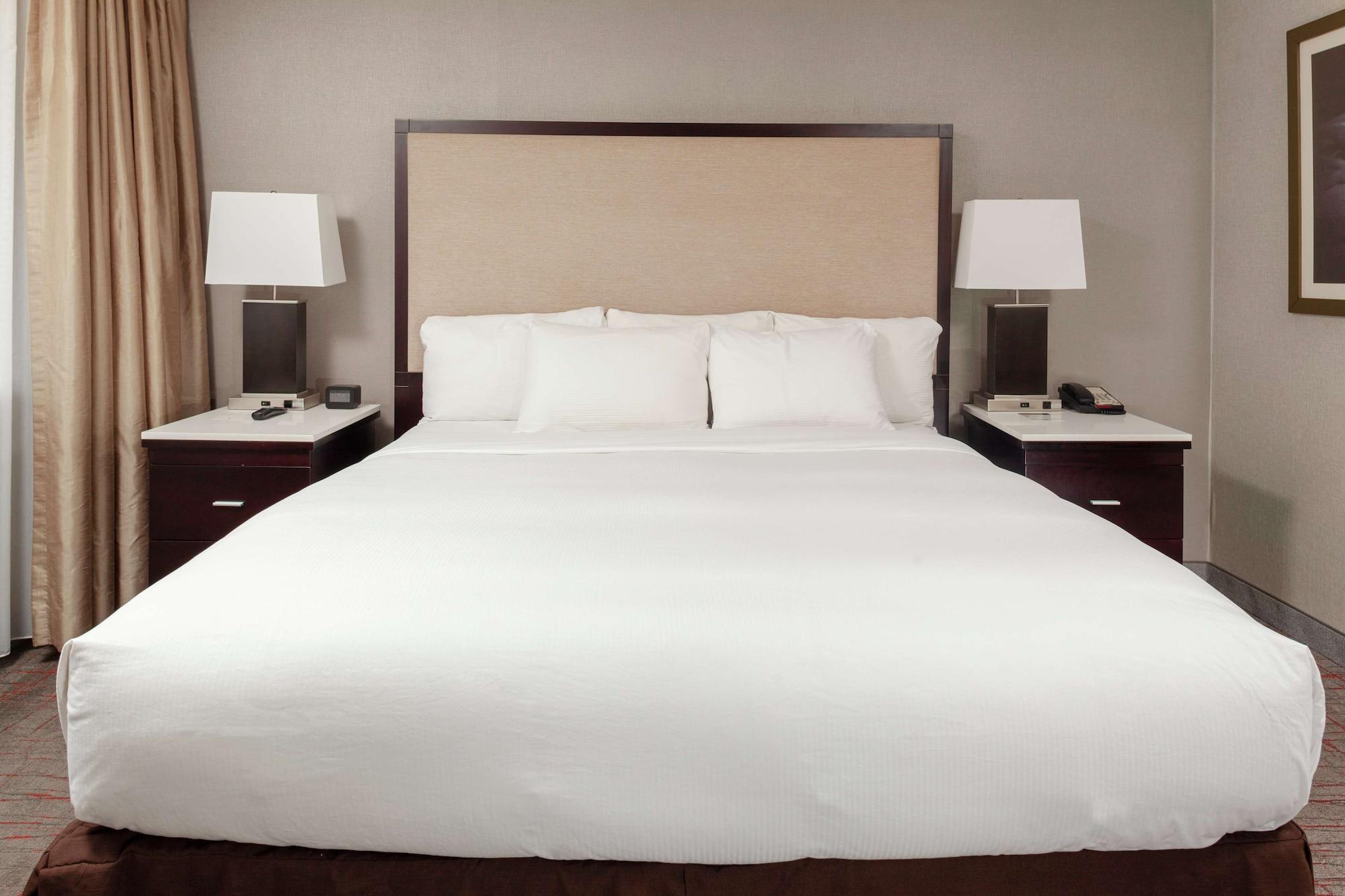 Doubletree Suites By Hilton Dayton/Miamisburg Esterno foto