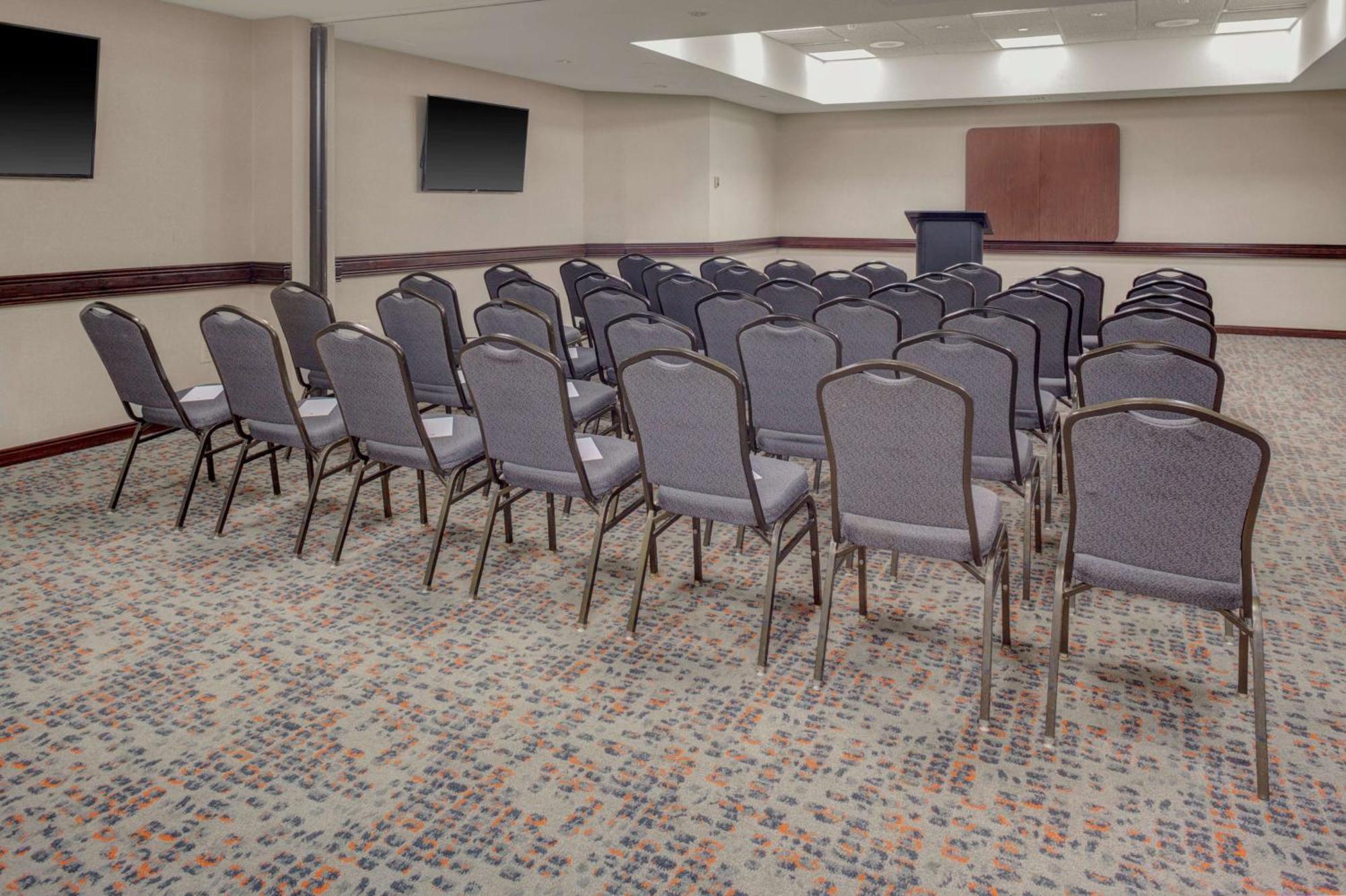 Doubletree Suites By Hilton Dayton/Miamisburg Esterno foto