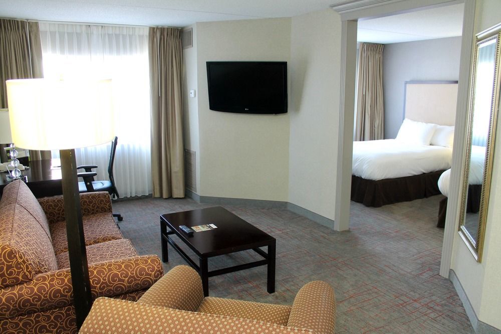 Doubletree Suites By Hilton Dayton/Miamisburg Esterno foto